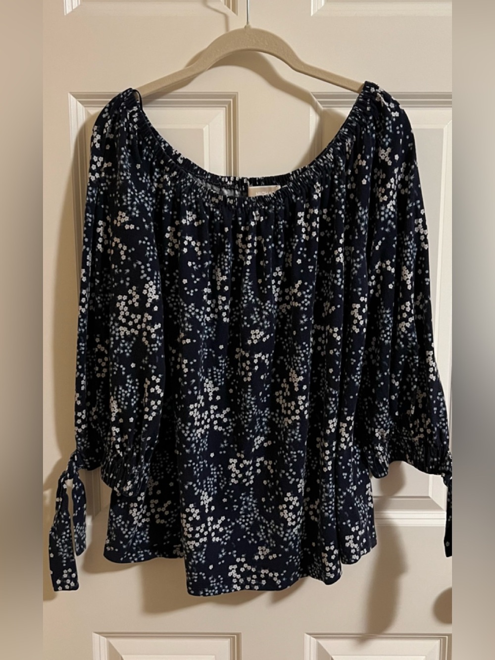 EUC Michael Kors floral off the shoulder top. Size 2X
